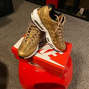 Nike AirMax 95 Gold (SOLD)